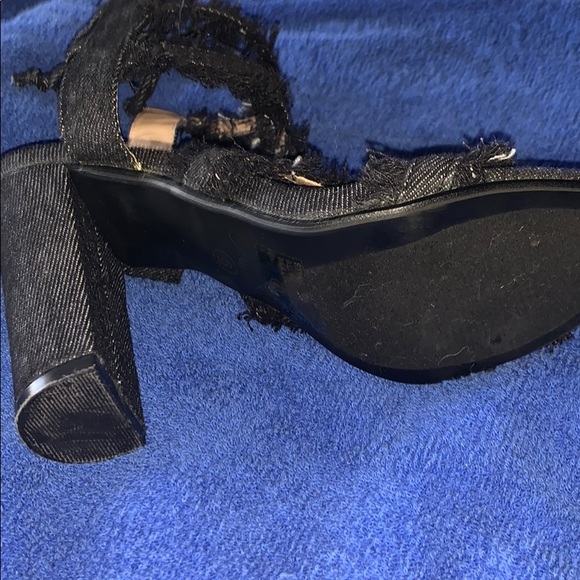 High heels - Picture 3 of 3